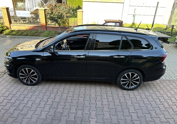 Fiat Tipo cena 34900 przebieg: 90121, rok produkcji 2018 z Garwolin małe 211